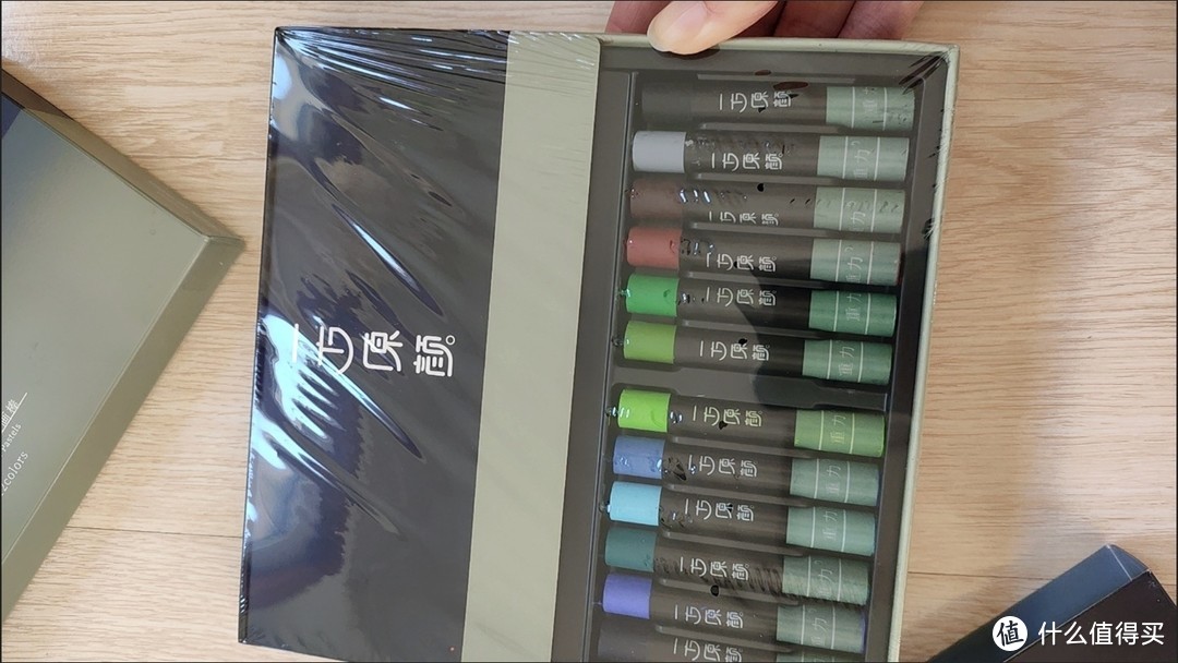 米娅一方原颜重力油画棒——24色彩色蜡笔的绘画新体验