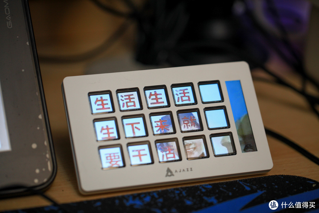 拆了个200多块的黑爵版stream deck，出乎意料的还不错