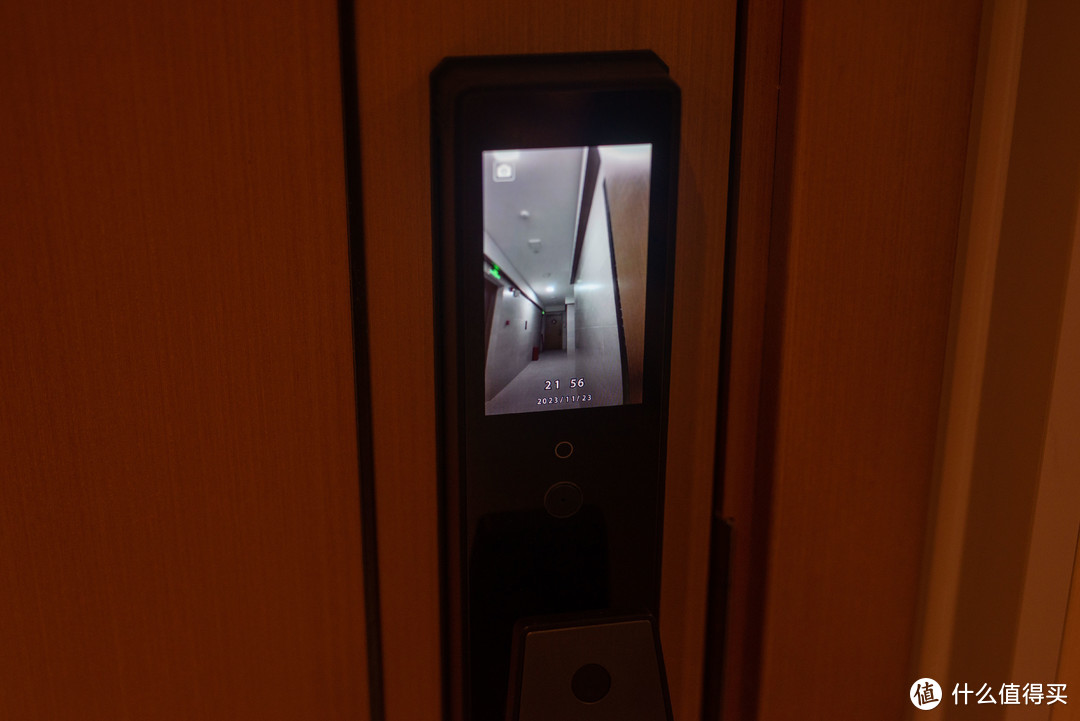 VOC T10Plus+智能门锁实测丨3D人脸识别+电子猫眼+室内大屏高配置智能锁推荐