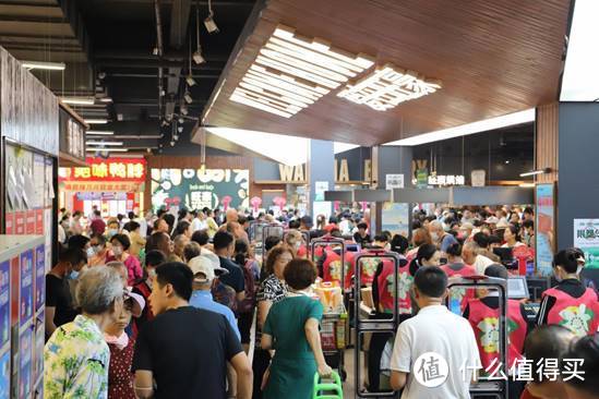 “爱在旺豪”三亚旺豪超市为期三天的万人狂欢购物节盛大开启！