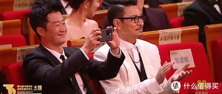 为什么蔚来董事长李斌不用自家NIO Phone，却在用iPhone