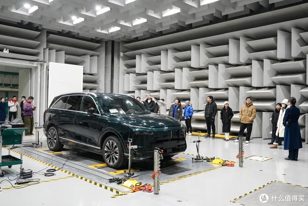 中国汽车高质量发展走出关键一步 保定圆桌论坛达成提升新能源汽车环境测试水平倡议