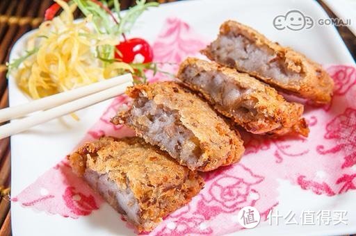 「香酥芋泥鸭的烹饪技巧」:掌握好火候和时间，才能让鸭肉酥脆，芋泥软糯。