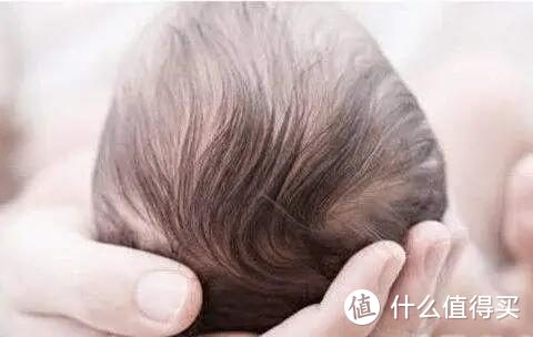 “宝宝头发越来越少了”，消失的头发去哪了？了解一下婴儿掉头发