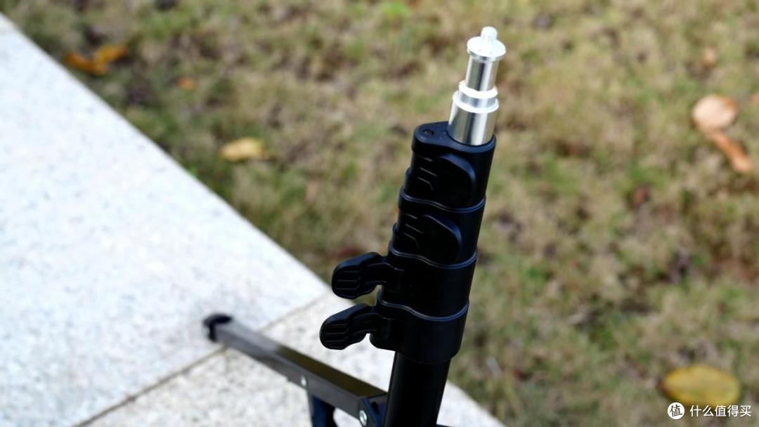 带稳定器的防抖自拍杆，支持AI人脸追踪：奥川M2 PRO体验