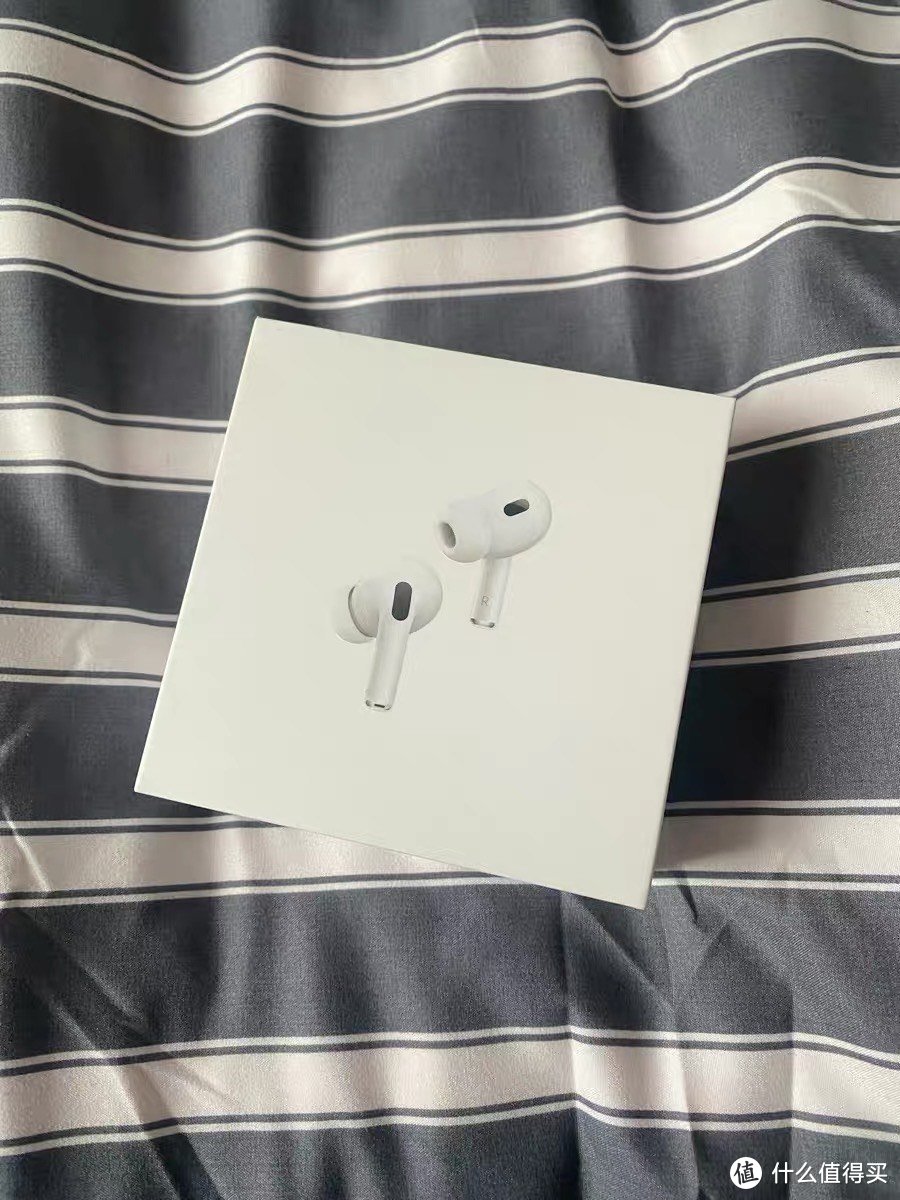 苹果 AirPods 系列蓝牙降噪耳机：让你的聆听世界更加美好!