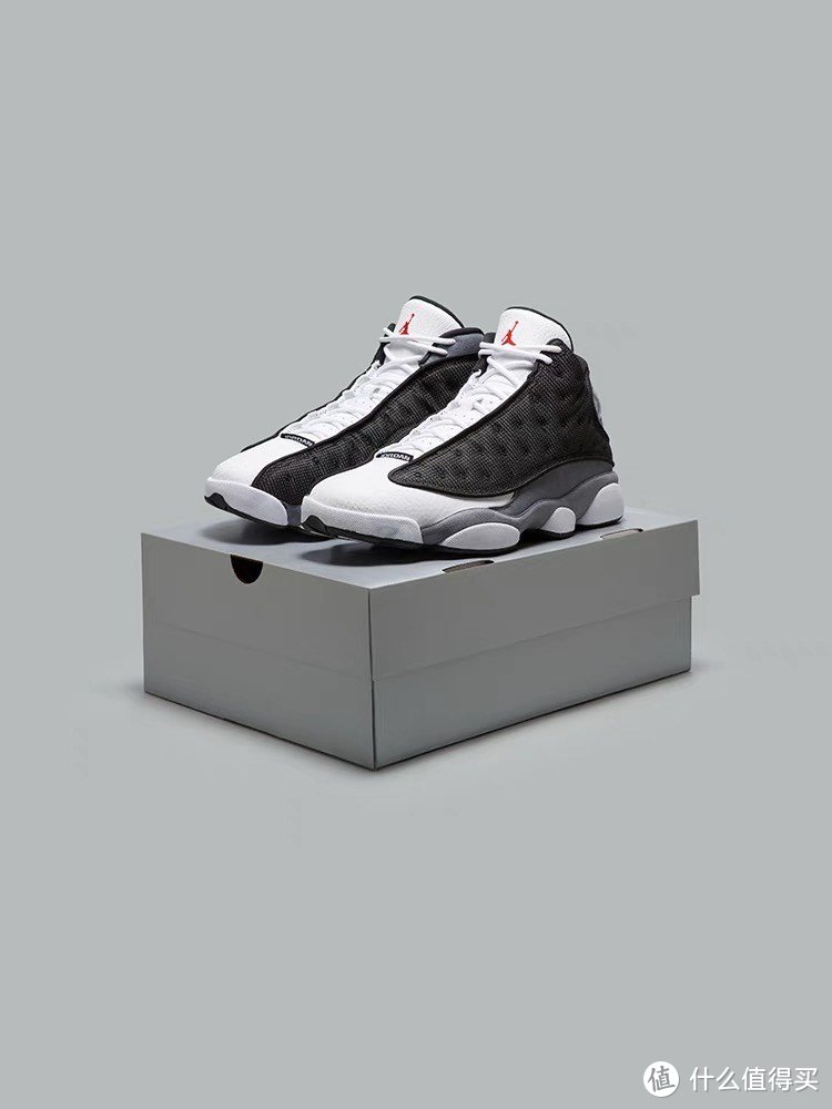 《黑豹归来：Air Jordan 13 Retro男子运动鞋的传奇之旅》