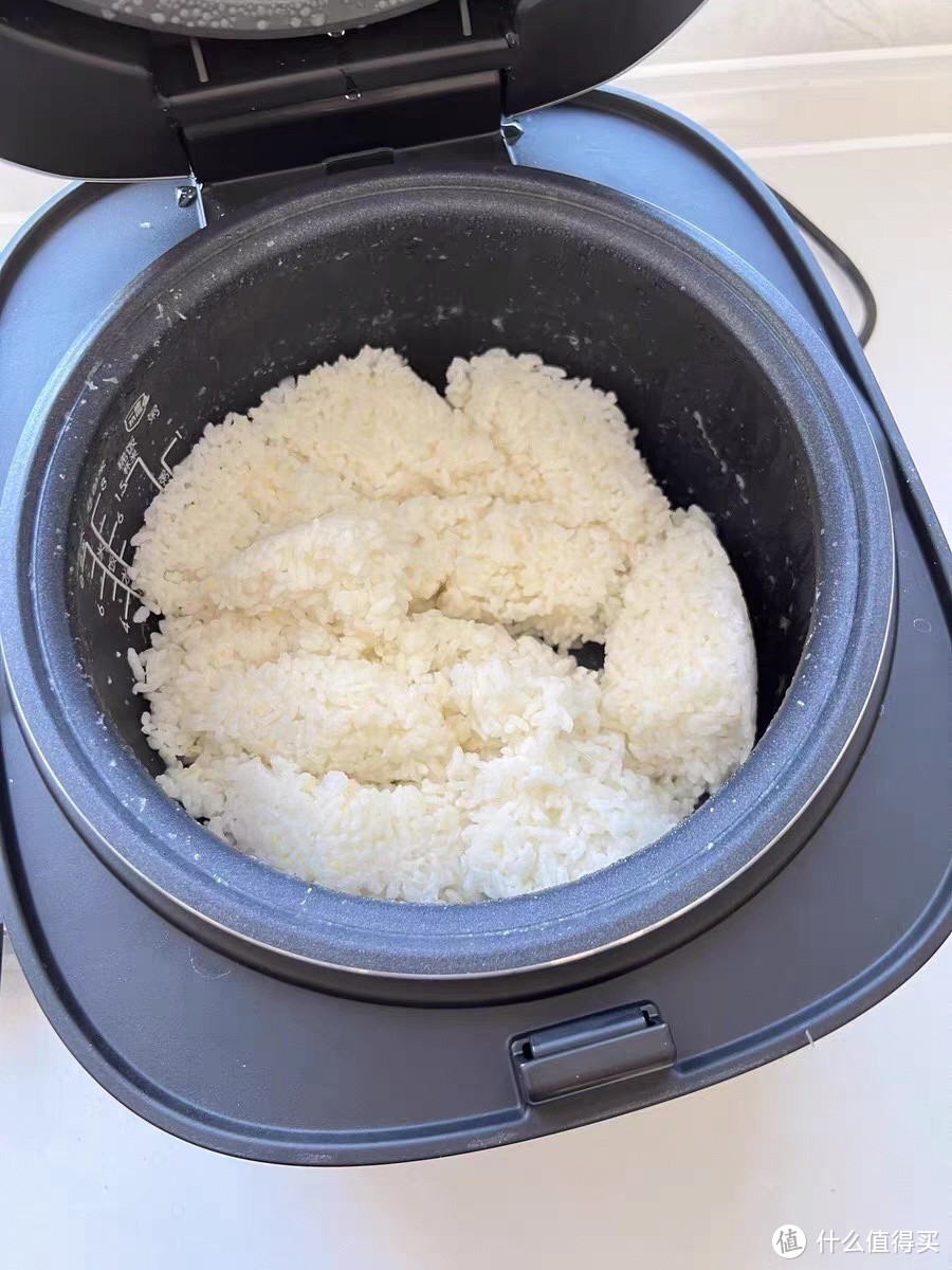 美的电饭煲，让米饭更香！