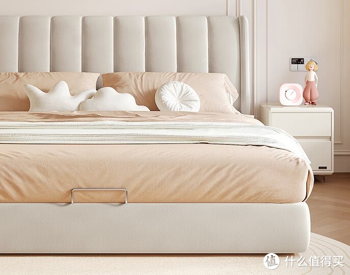 全友家居 双人科技布软包床105207，现代简约奶油风，带来全方位的睡眠享受