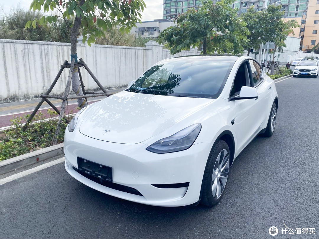 特斯拉 model Y 提车半年，一些看法及20款配件好物分享