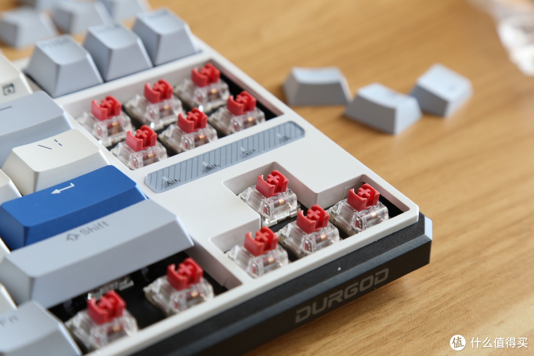生产力加成！杜伽K620W静音红轴机械键盘分享