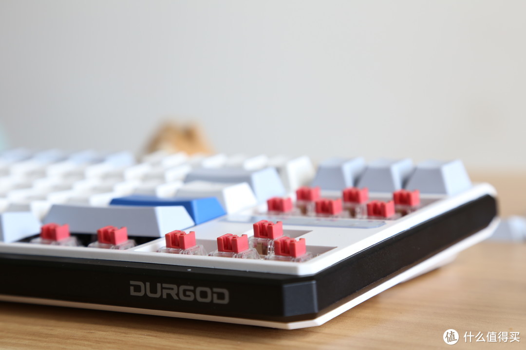生产力加成！杜伽K620W静音红轴机械键盘分享