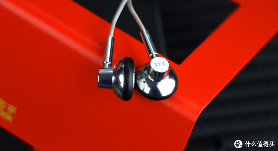 声价比绝了！调音精致杂食的平头塞HiFi耳机，HZSOUND钹Max评测