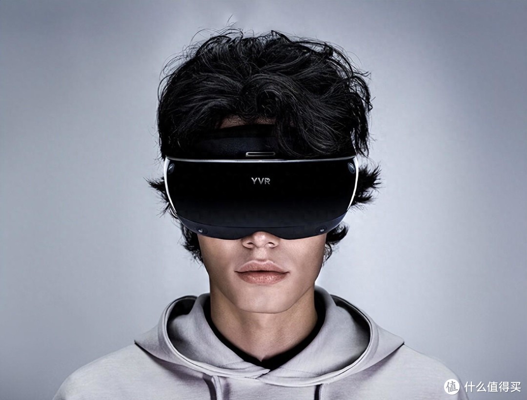 玩出梦想YVR 2眼镜体验：科技改变未来，带你沉浸梦幻般虚拟世界