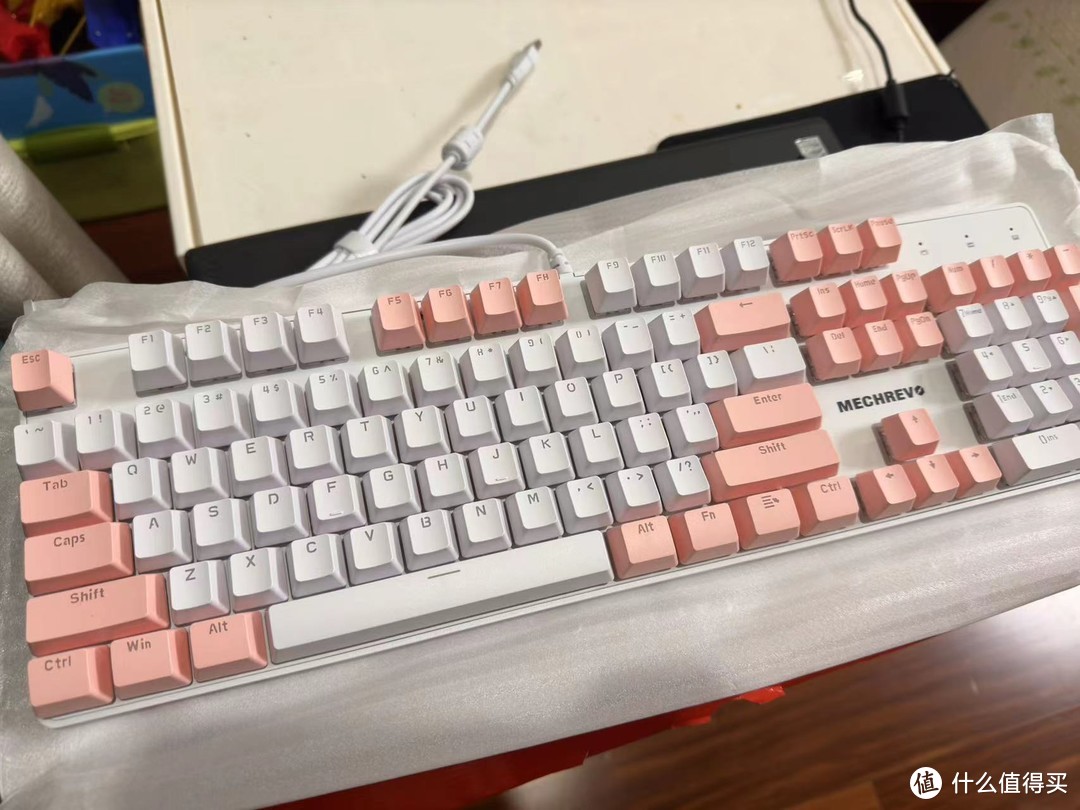 机械革命 耀·K330机械键盘：手感与颜值的双重享受