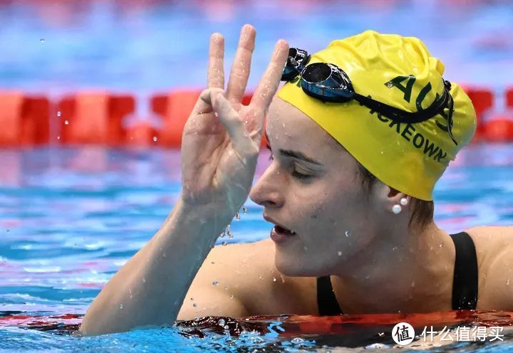 7月29日，凯莉·麦基翁在福冈游泳世锦赛女子200米仰泳决赛夺冠。夏一方 摄