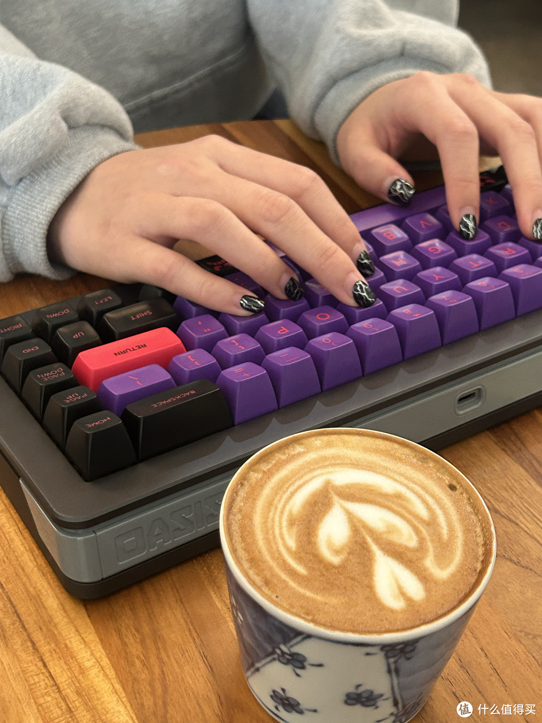 OASIS 65 Mechanical Keyboard at the Café
