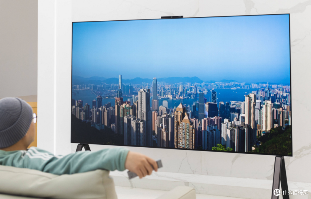 作为华为智能家电中的重头戏,华为智慧屏v5也在发布会上正式上市,提供