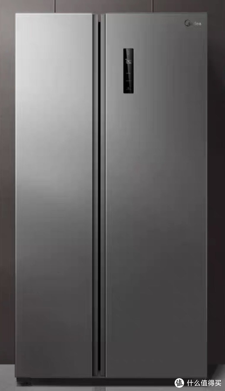 家电需要焕新，电冰箱你们选购需要注意什么？容量、性能、尺寸等都要考虑。