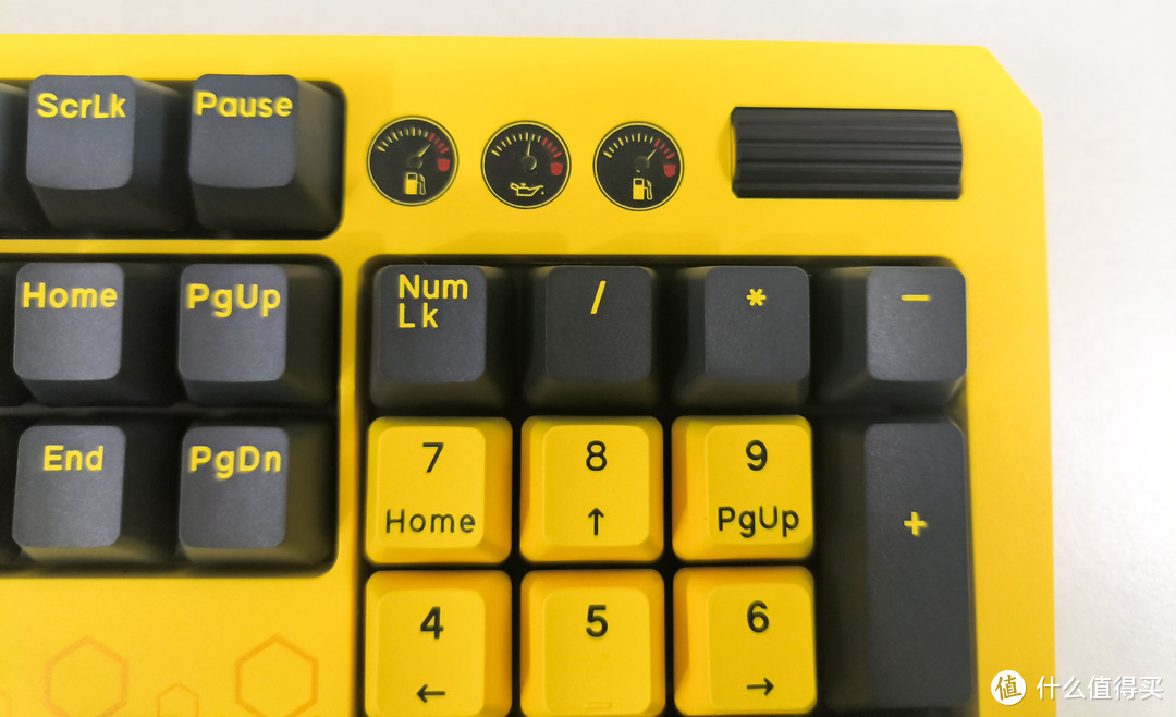 雷神大黄蜂机械键盘到了，KG8104R实测