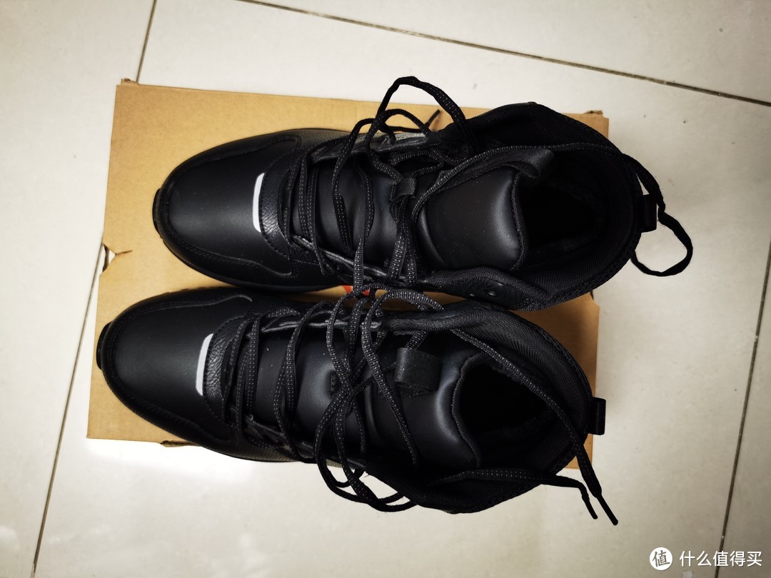 中国乔丹男户外棉鞋
