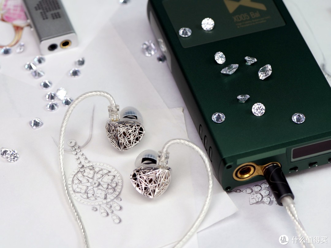 珠宝人聊聊这个镶了钻石的耳机【水月雨-雪花月】