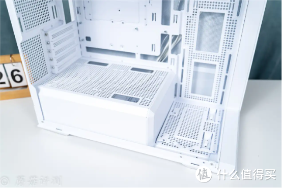 超宽、超透、散热超优秀，乔思伯D301无立柱侧透海景房MATX机箱 评测