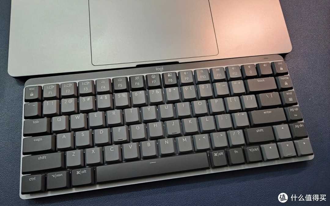 键盘作为日常输入设备，送礼时应关注哪些特性？有哪些品牌推荐？