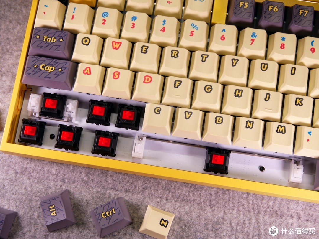 机械键盘、皮卡丘的碰撞——CHERRY 宝可梦联名 MX2.0S 无线键盘