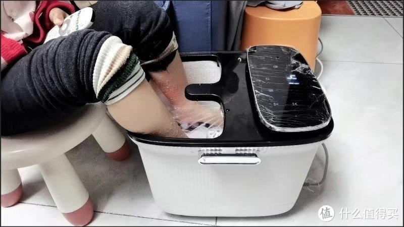 美菱高端泡脚桶足浴盆全自动加热恒温是一款高品质的足部护理产品