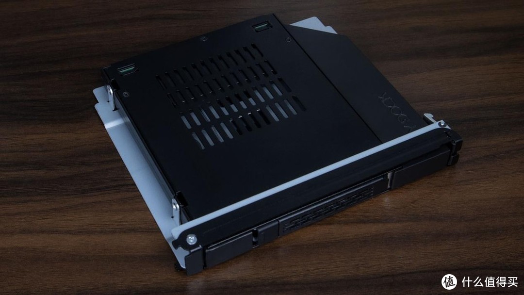 【开箱简测】 巧思创新，多功能存储扩展——评析MB994IPO-3SB 薄型ODD光驱5.25"光驱位  硬盘抽取盒