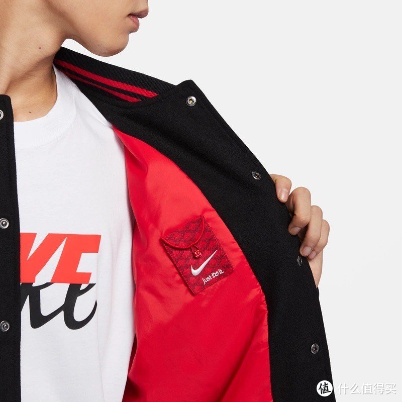 NIKE SPORTSWEAR CHINESE NEW YEAR 男子运动夹克：唤醒龙之力量，璀璨新春