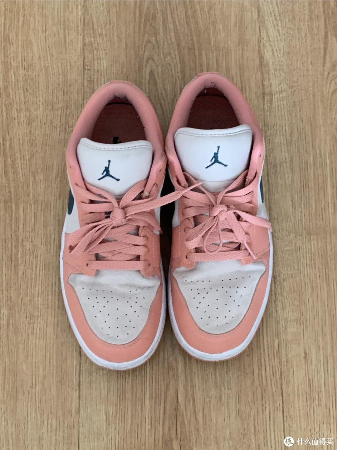 过气的nike air Jordan 1low休闲运动板鞋，穿着蛮舒服的！