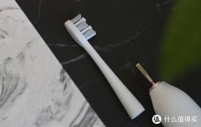 电动牙刷有危害吗？揭示三大弊端误区！
