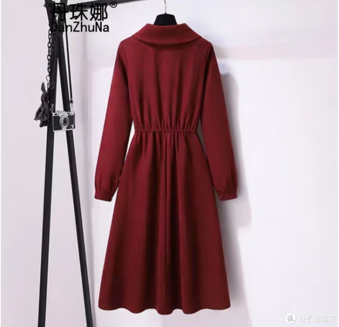 丹珠娜红裙，2024龙年新时尚！让你成为春节期间万众瞩目的焦点！