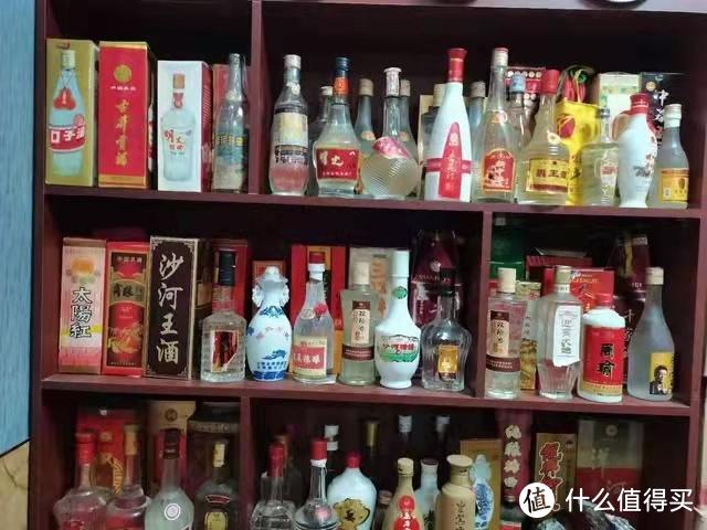 山东60岁大叔的“酒单”火了，2款廉价酒亮点晃眼，行家：会喝