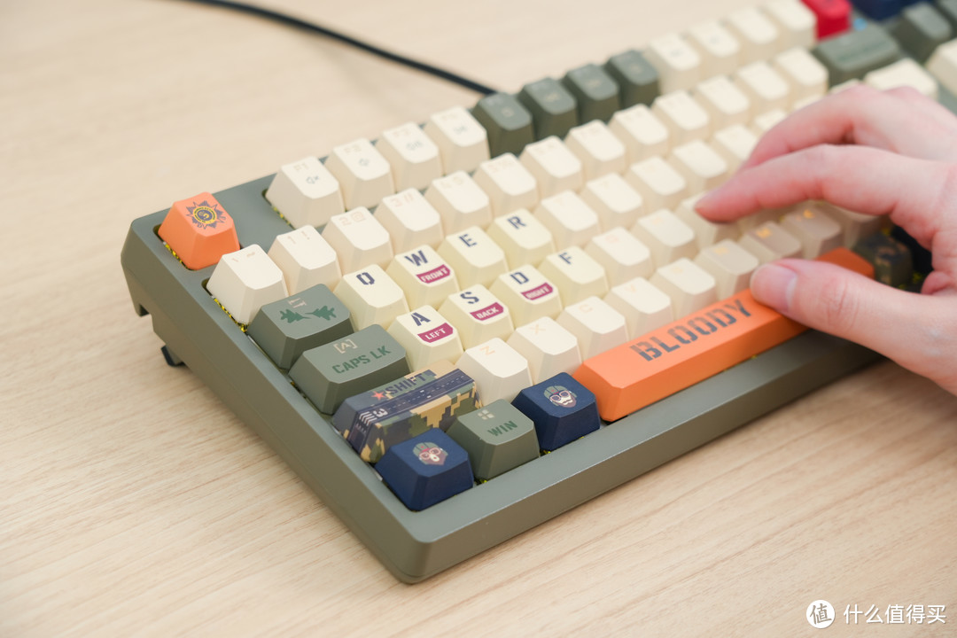 一把“小”键盘，三个“大”满足：支持3段速调节的双飞燕血手幽灵T98机械键盘上手