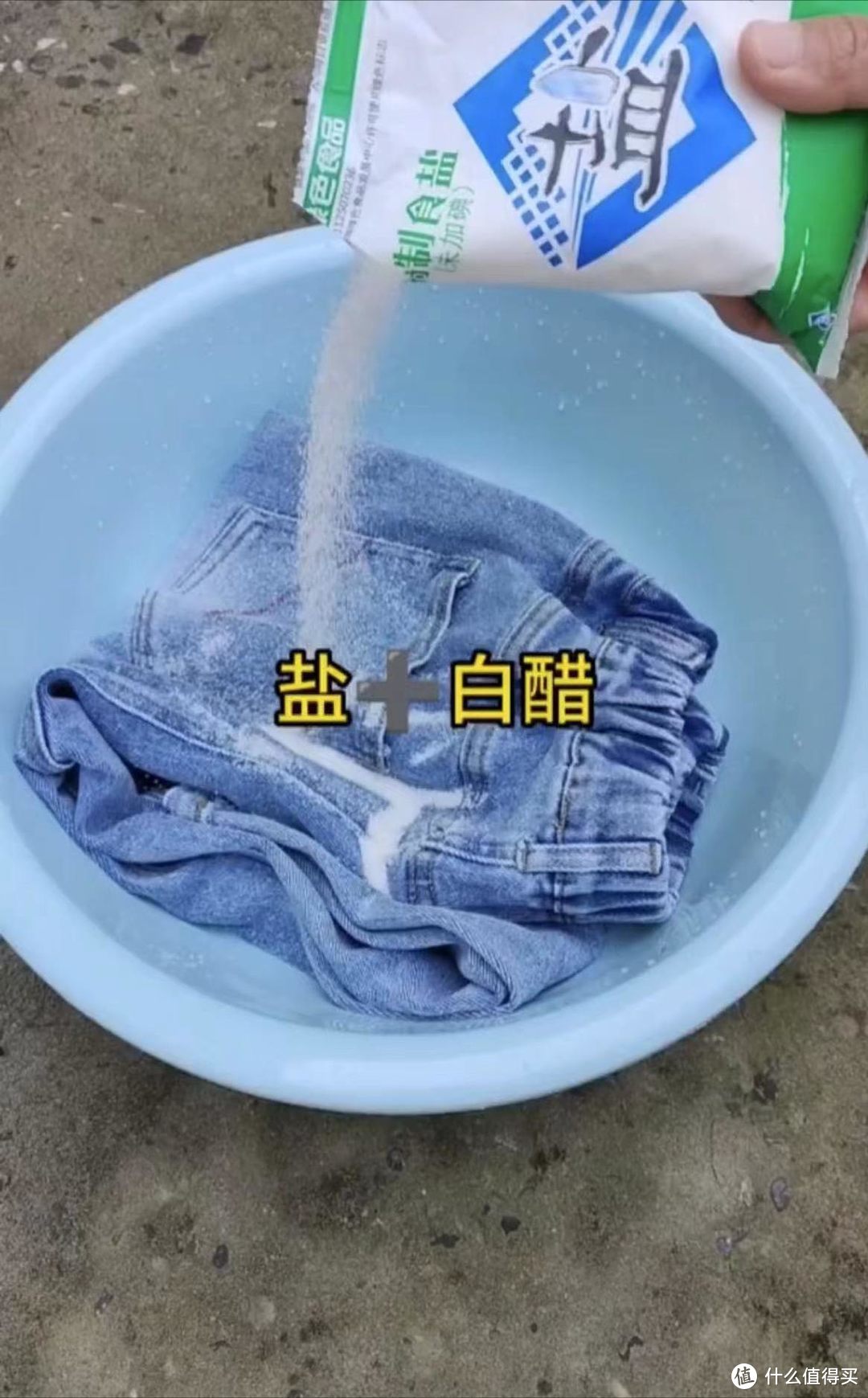 冬天买的新衣服，要不要先“洗”再穿？看内行人怎么说，别洗错了