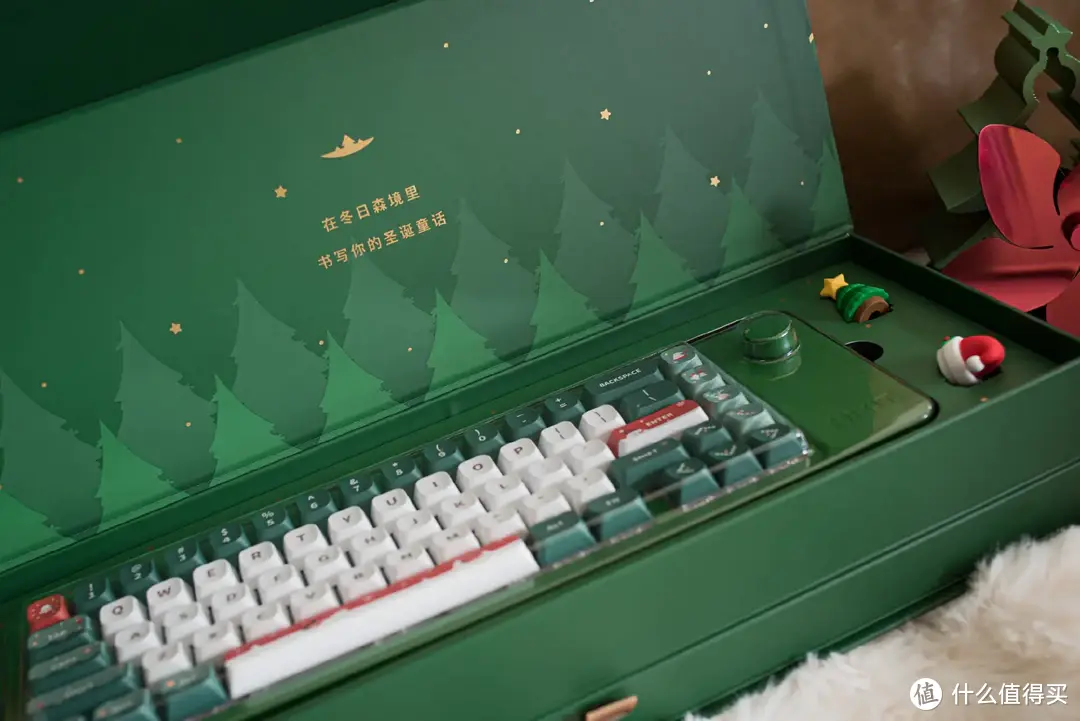 圣诞暖心好礼，每一个人都能拥有冬日森境，MIKIT M65键盘