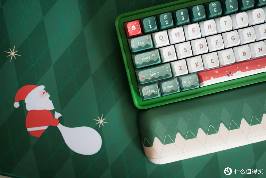 圣诞暖心好礼，每一个人都能拥有冬日森境，MIKIT M65键盘