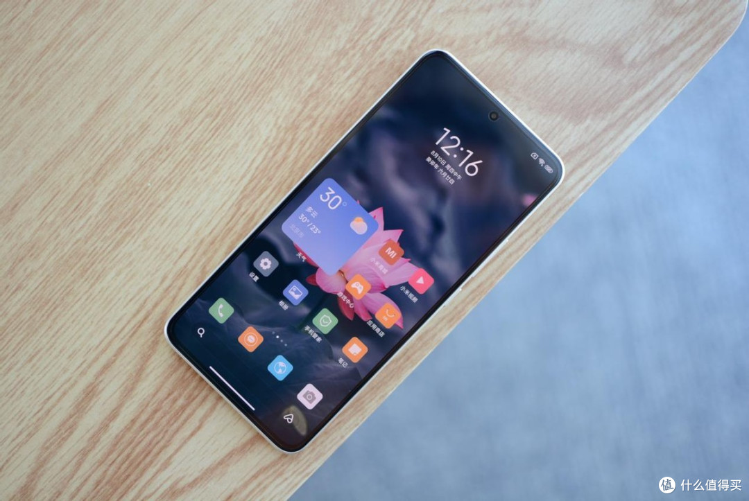 5k amoled屏幕,分辨率和色彩表现都非常出色.