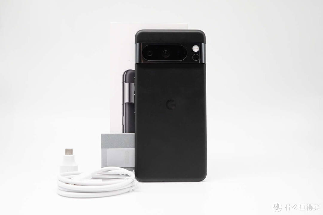 搭载自研处理器，配备5050mAh大容量电池，Google Pixel 8 Pro 充电兼容性测试