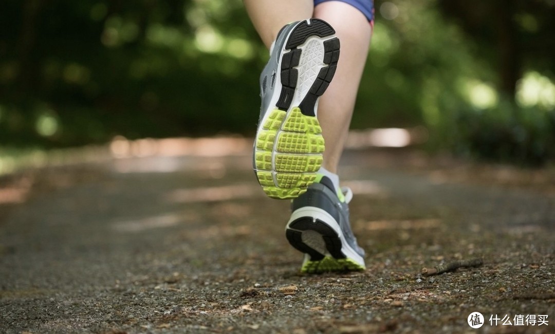 龙年开跑，从哪些方面选择适合自己的跑步鞋？