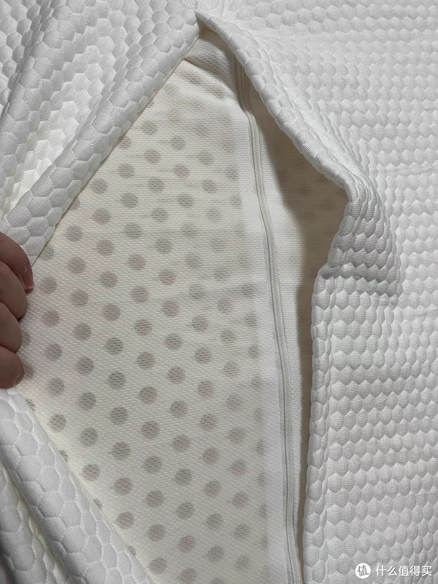 PARATEX泰国特拉雷乳胶枕——带你领略真正的天然睡眠体验！ 