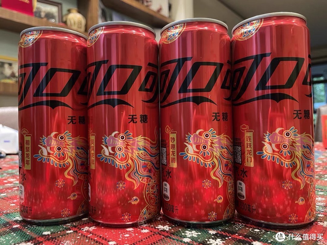 可口可乐是一种非常受欢迎的碳酸饮料