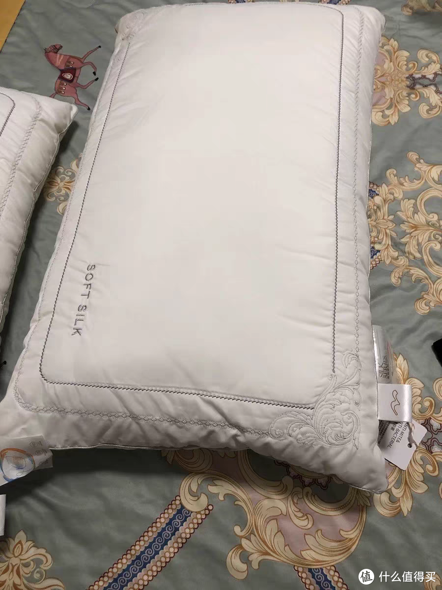 改善睡眠质量的蚕丝枕头