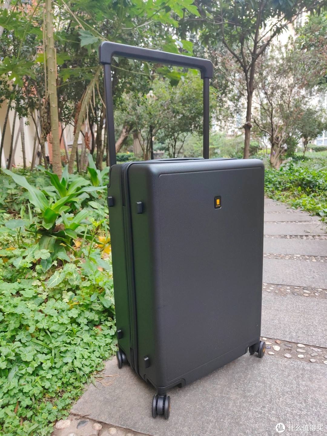地平线8号大旅行家行李箱：高颜值与实用性的完美结合