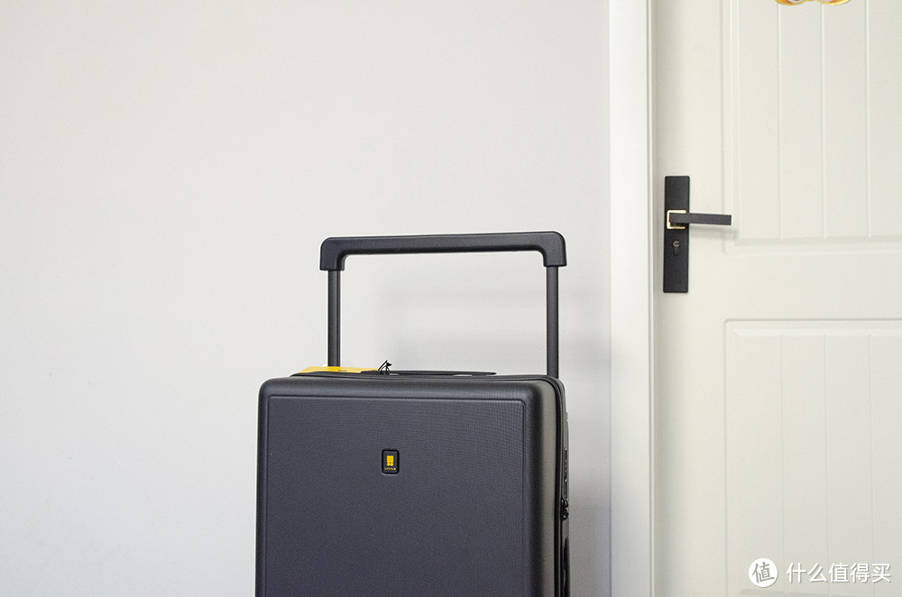 高质价比行李箱推荐，巨能装的地平线8号大旅行家行李箱入手体验