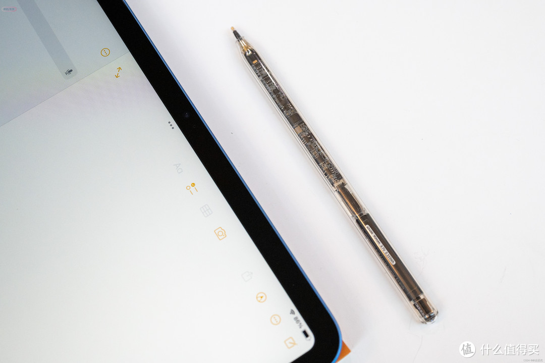 书写触感细腻的电容触控笔，透明造型超好看，西圣Pencil2上手