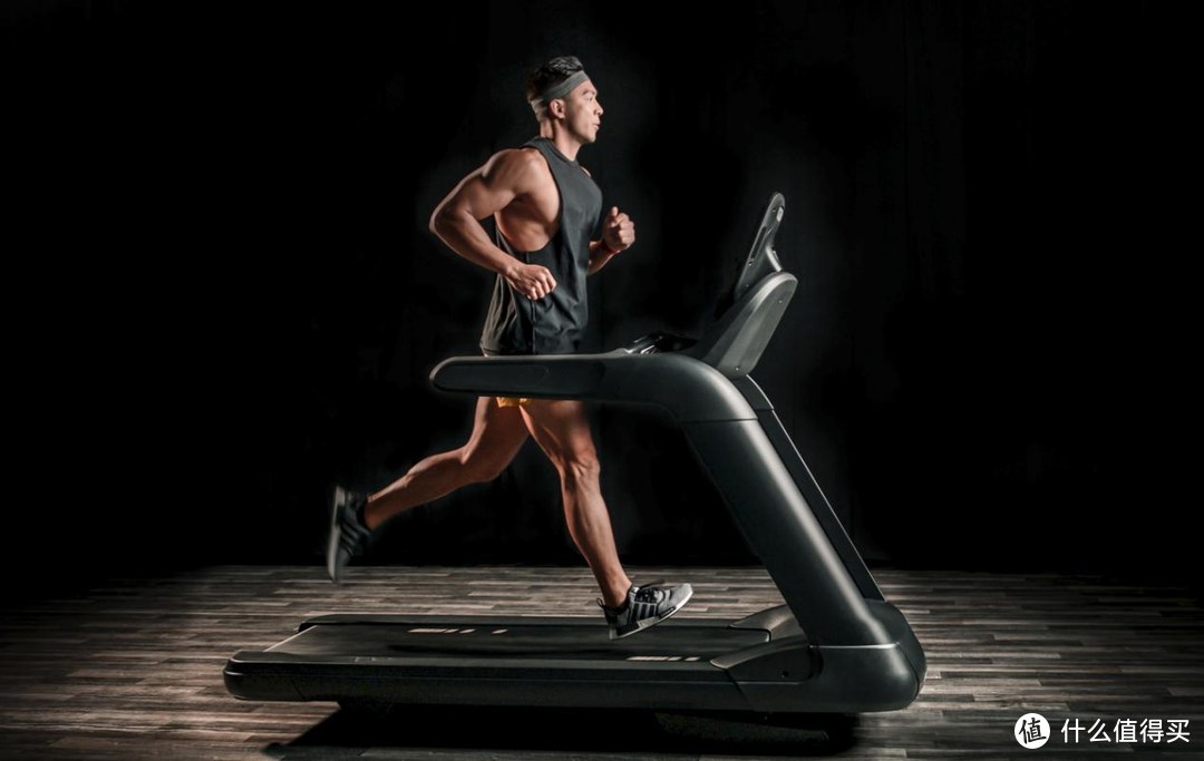 美国原装进口健身器材Precor必确商用跑步机，为你打造舒适奔跑体验